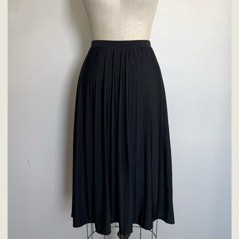 Black Pleated Classic Twirl Skirt